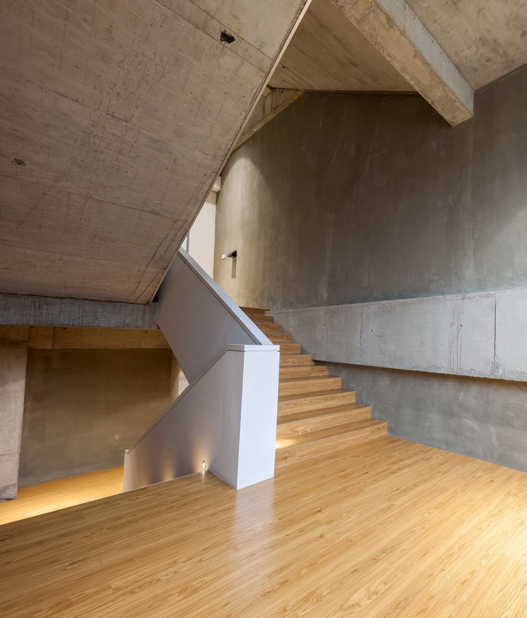 圣东尼（外企）办公室装修-楼梯-pc